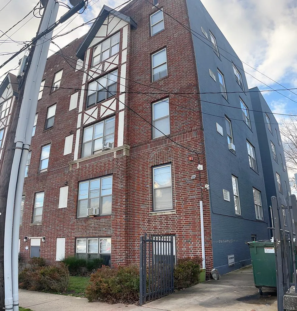 Building Photo - 118 Sheridan Ave #1F