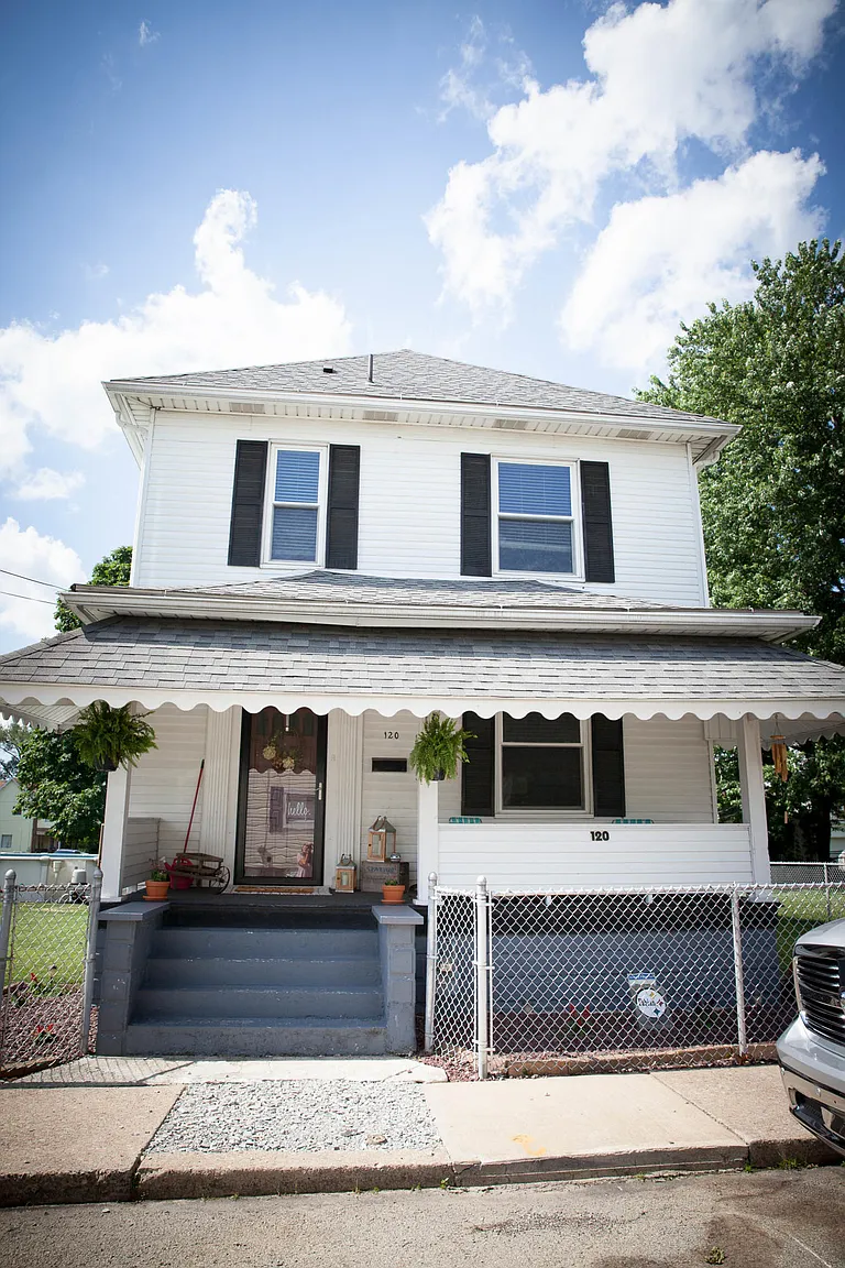 120 Pine St photo 1