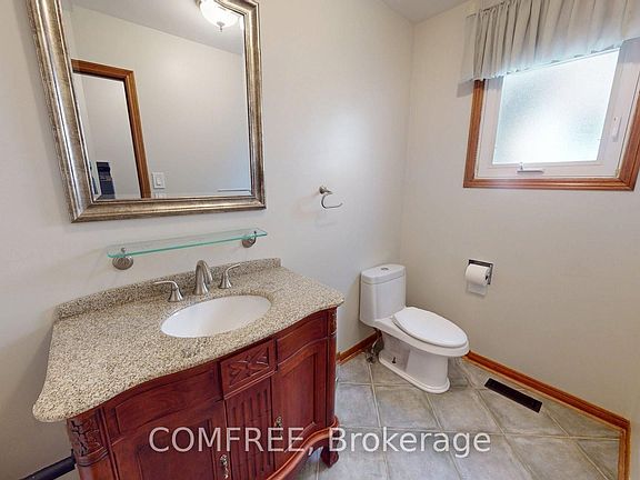 4th image of 51 Venetian Cres