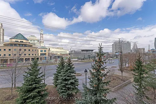 310 Burnhamthorpe Rd W Photo 1