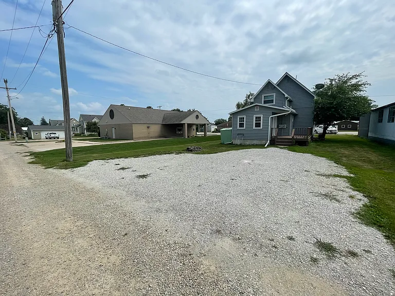 127 E Main St — Photo 5