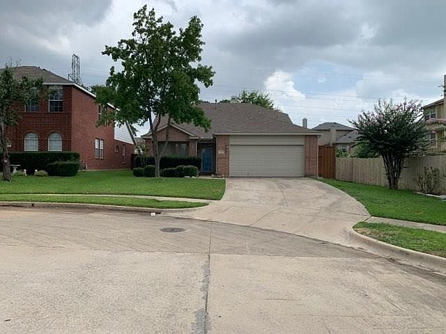 1st image of 12632 Oakwood Cir