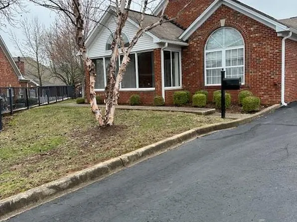 8028 Saint Andrews Village Dr #22D, Louisville, KY 40241