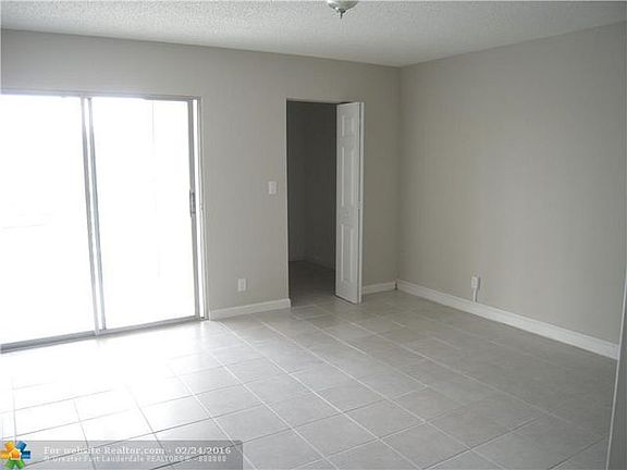 4th image of 2201 Lucaya Bnd APT N4
