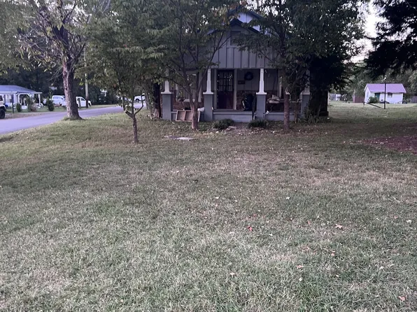 308 E Market St, Decherd, TN 37324