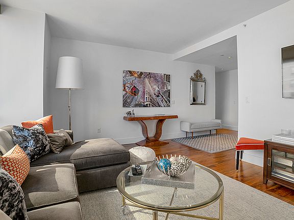 5th image of 300 E 79th St APT 14B