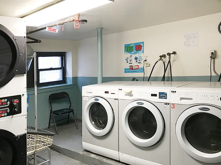 355 E 10th St #BB — Photo 8