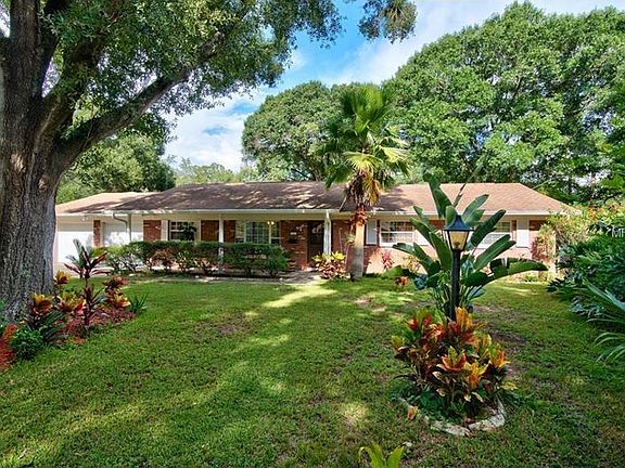 2nd image of 2558 Lake Ellen Cir