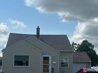 838 Lincoln Dr W, West Bend, WI 53095