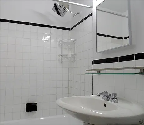 Rented by DSA Realty | media 10