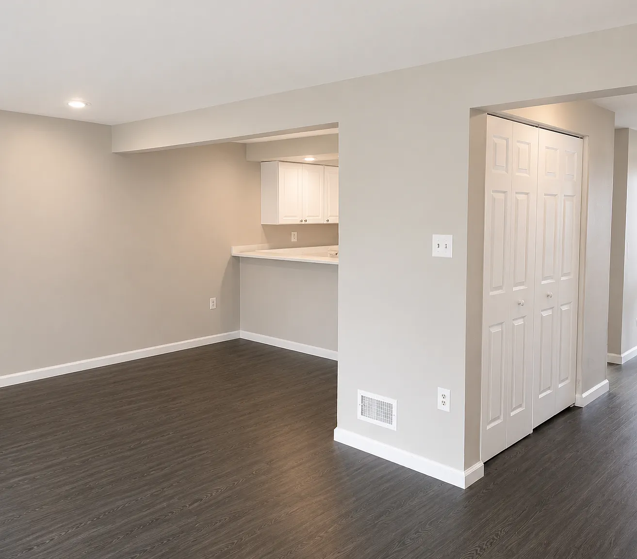 3 bed, 1.5 bath, 1160 sqft, $2,600 — Photo 3