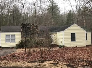 631 Warrenville Rd, Mansfield, CT 06250