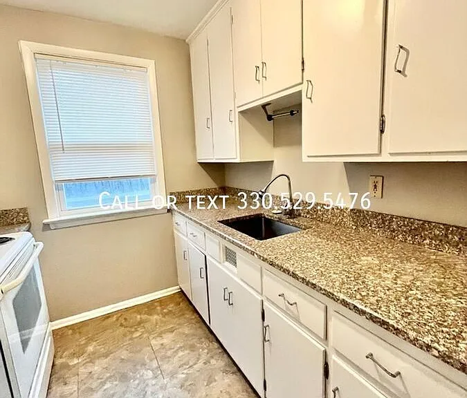 893 S Green Rd #8 — Photo 5