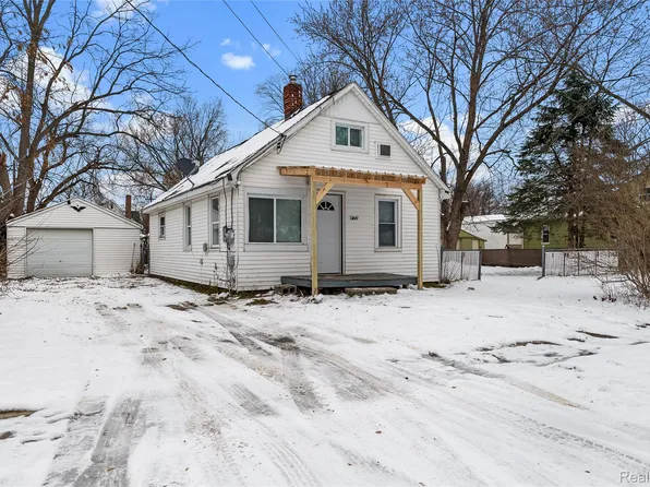1169 Carman St, Burton, MI 48529