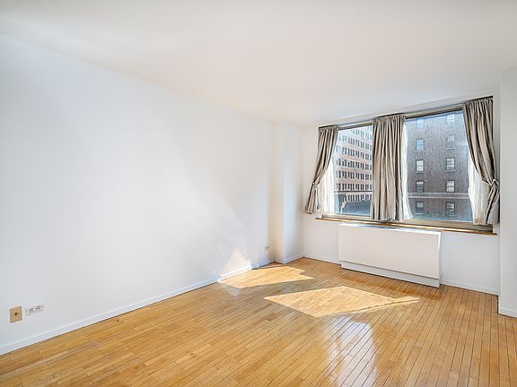 3rd image of 250 W 90th St APT 7I