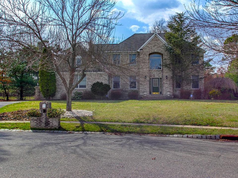 1st image of 1343 Forest Glen Ct