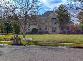 1343 Forest Glen Ct, Toms River, NJ 08755
