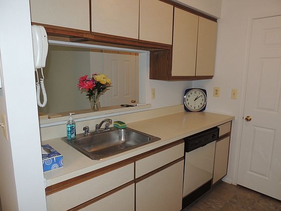 5th image of 81 Haverhill Pl #81