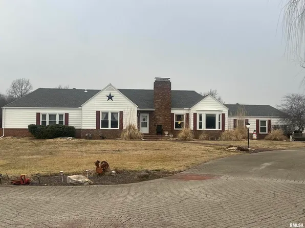 2719 S Broadway Ave, Salem, IL 62881