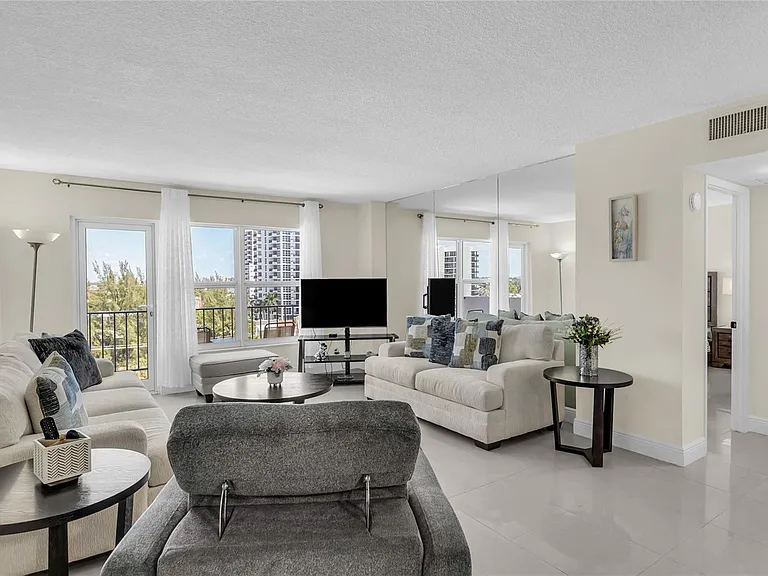 405 N Ocean Blvd #727 — Photo 11