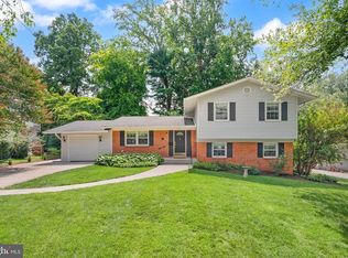3135 Fair Woods Pkwy, Fairfax, VA 22030