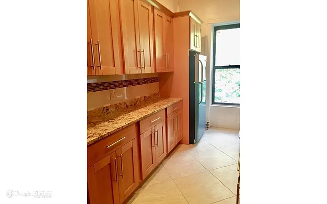 Rented by Douglas Elliman | media 22