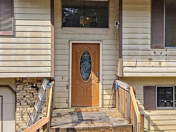 2nd image of 42627 SE 175th Place