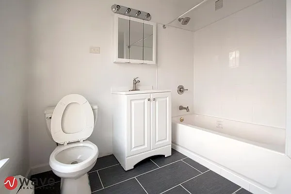 Rented by Wave Real Estate Group | media 5