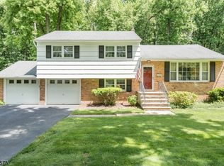 110 Sutton Dr, Berkeley Heights, NJ 07922