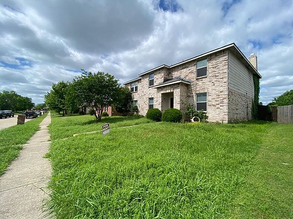 3rd image of 2809 Lake Terrace Dr