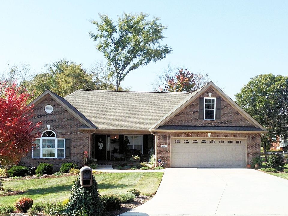 1st image of 1723 Sassafras Ln