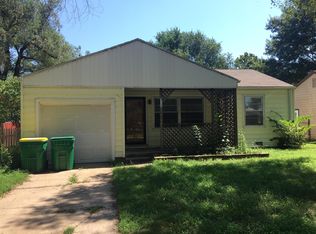 320 N Burns Ave, Valley Center, KS 67147