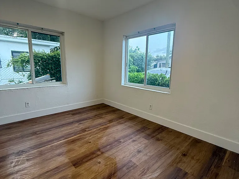 6920 NW 6th Ct #2 — Photo 17