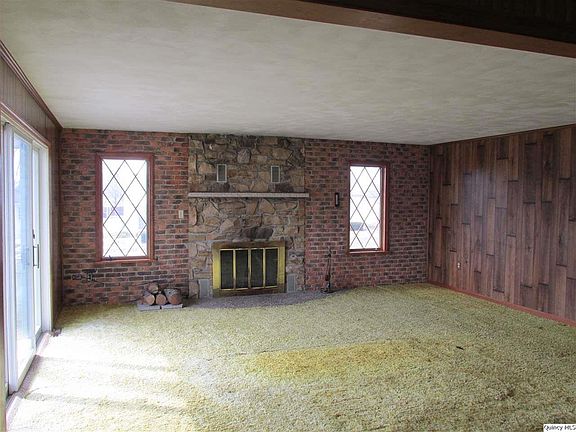 2nd image of 418 Poinsettia Dr