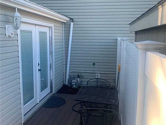 3rd image of 173 Geery Ave