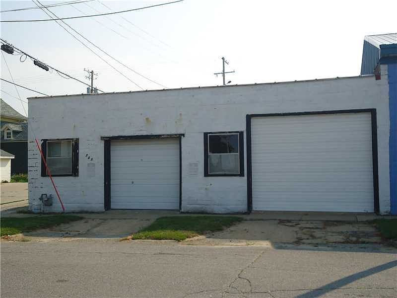 2nd image of 731 9th St