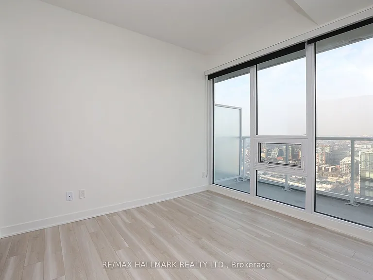 17 Bathurst St #4007 — Photo 20