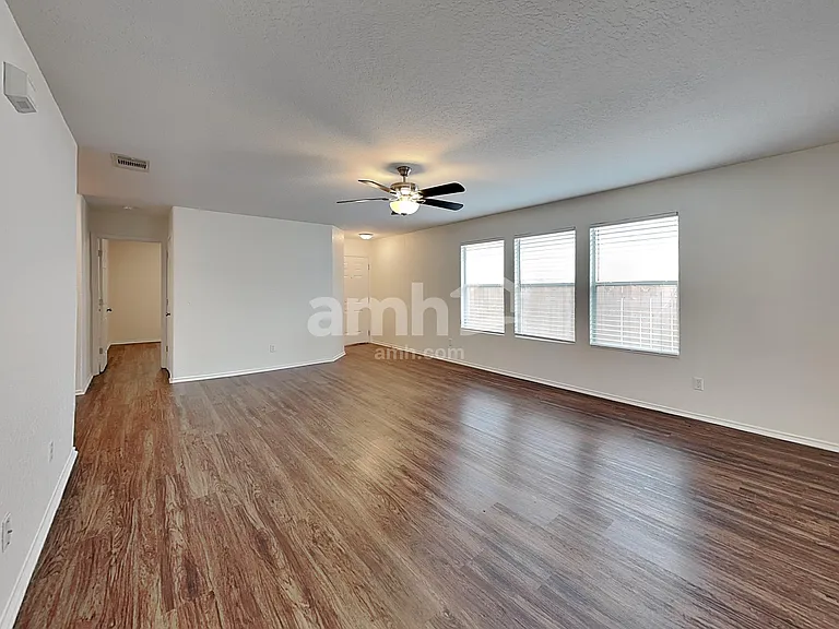 9210 Laguna Fls — Photo 10
