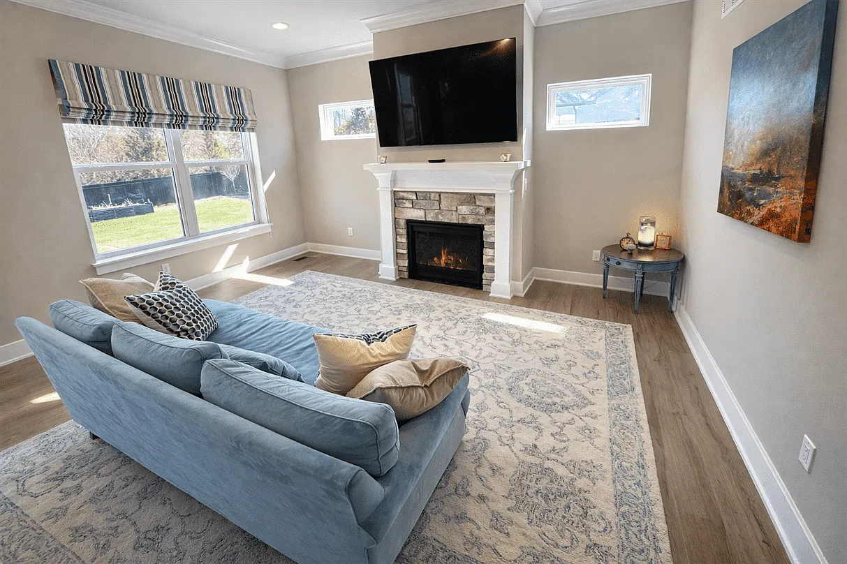 3 bed, 3.5 bath, 3600 sqft, $3,600 — Photo 4