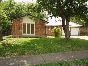 1st image of 1005 Colony North Dr