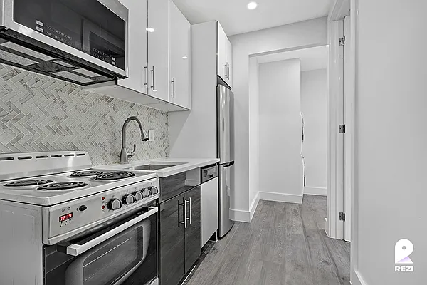 Rented by REZI | media 2