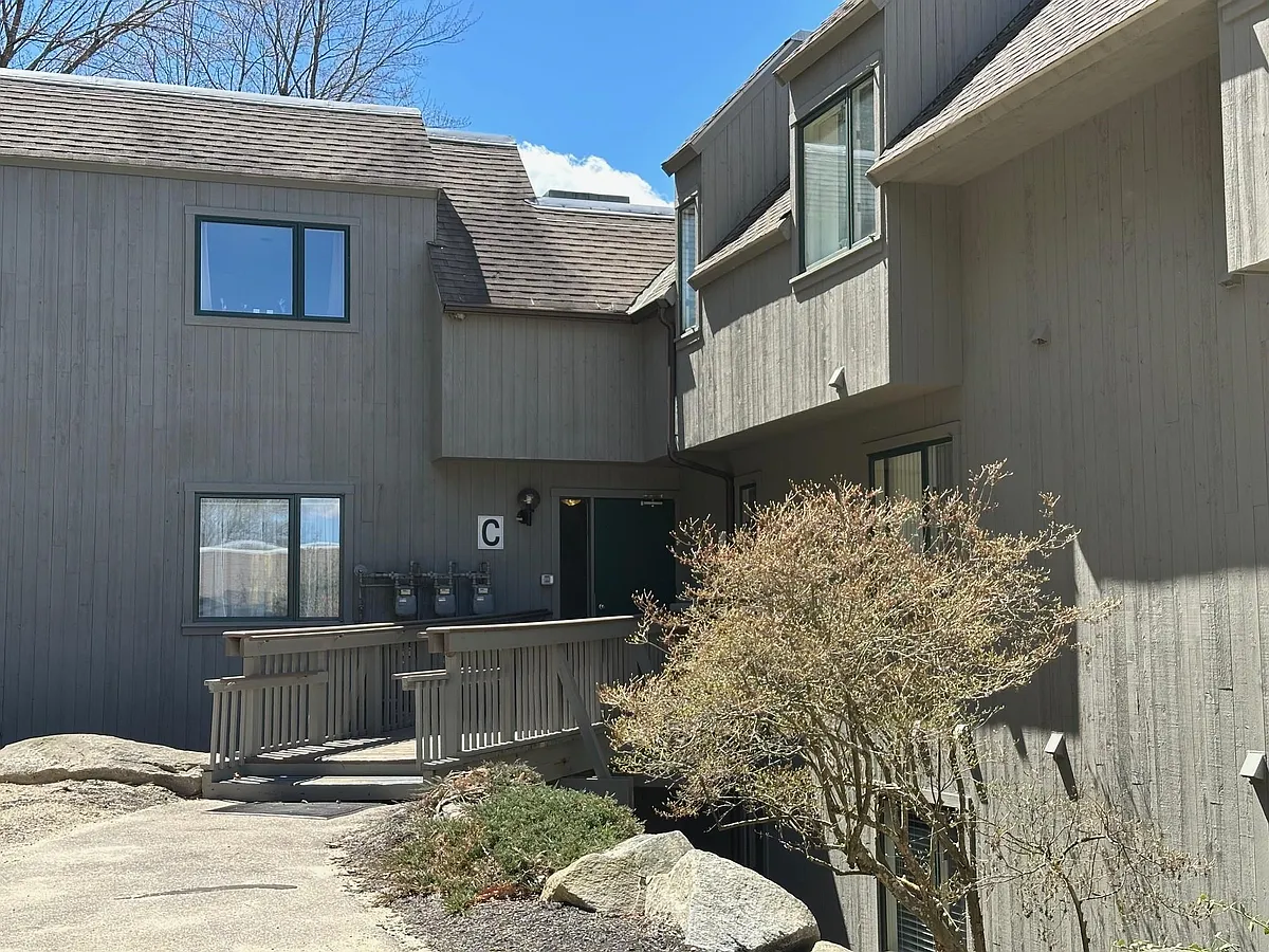 Building Photo - 1 Pine St #C-32
