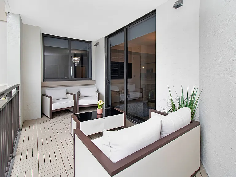 999 SW 1st Ave #33 — Photo 7