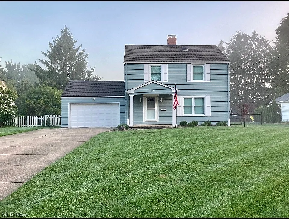 207 Evergreen Dr photo 1