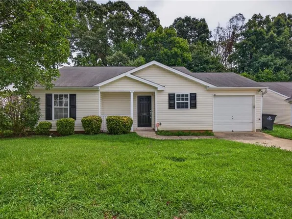 461 Bedford Knoll Dr, Winston Salem, NC 27107