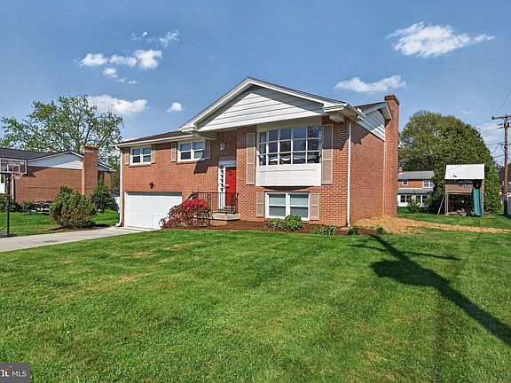 2nd image of 425 Cortleigh Dr