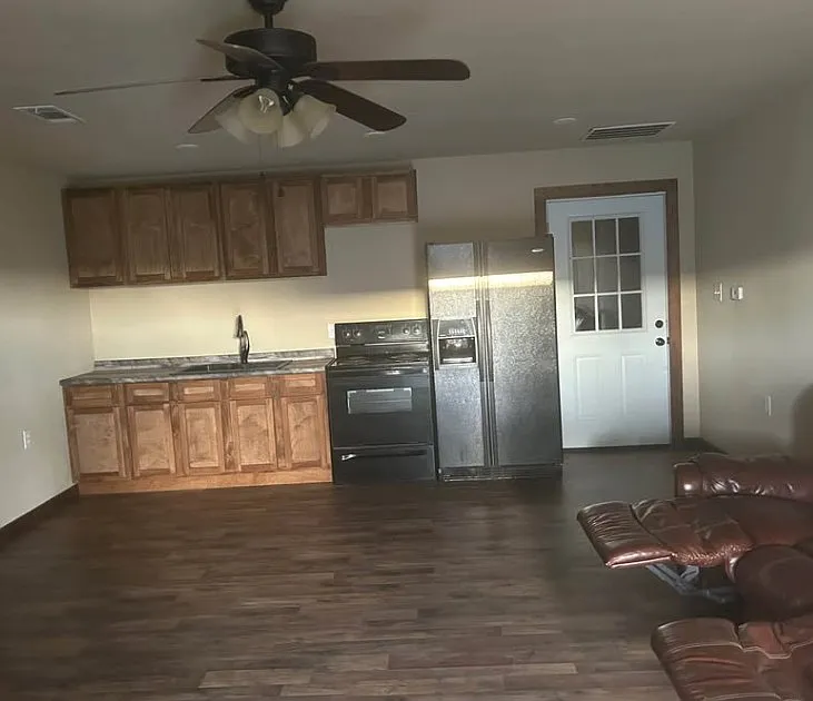 2 bed, 968 sqft, $3,000 — Photo 3