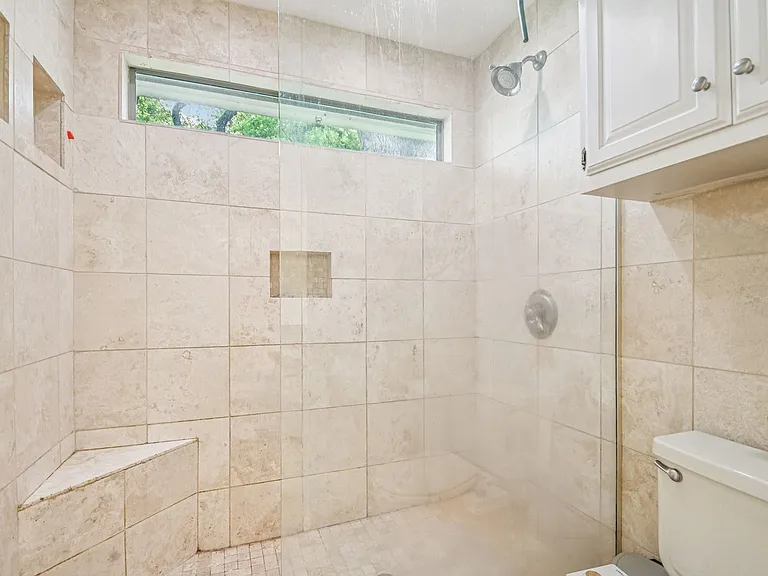 5833 Secrest Dr — Photo 8