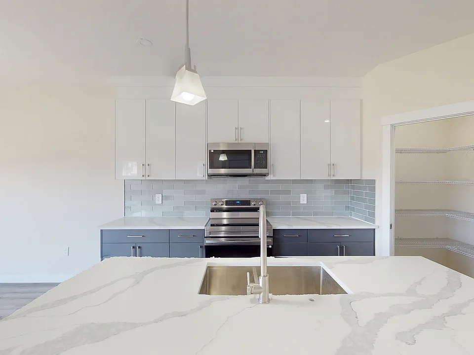 1229 Westmount Dr