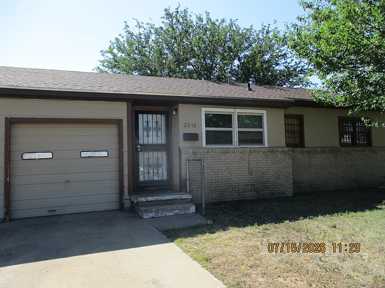 2818 Palm St — Photo 1